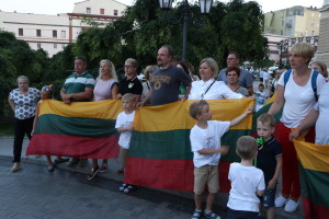 6 июля в Литве отметили День государственности. В честь этого праздника возле Одесского театра Оперы и Балета гражданами Литвы была исполнена «Народная песнь».